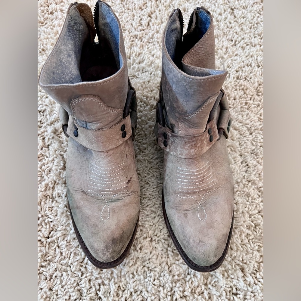 Free Bird by Steven ankle booty ombré leather cowboy boots size 7